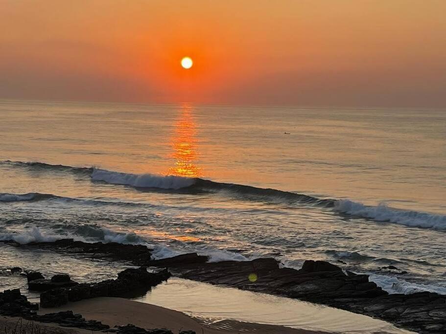 Ocean Pearl At Chakas Cove - Beachfront Apartment Ballito Exterior foto